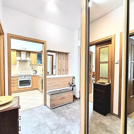 Saska Kepa アパート